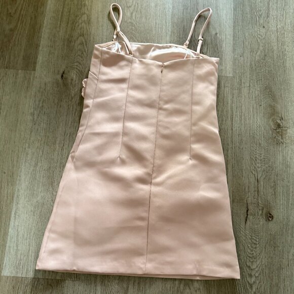 elliatt camile pink satin 3D floral & butterfly applique mini dress size XS NEW - Picture 4 of 8